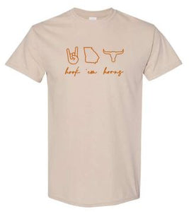 .Sand Hook 'Em Horns Heavy Cotton Unisex Short Sleeve Tee.
